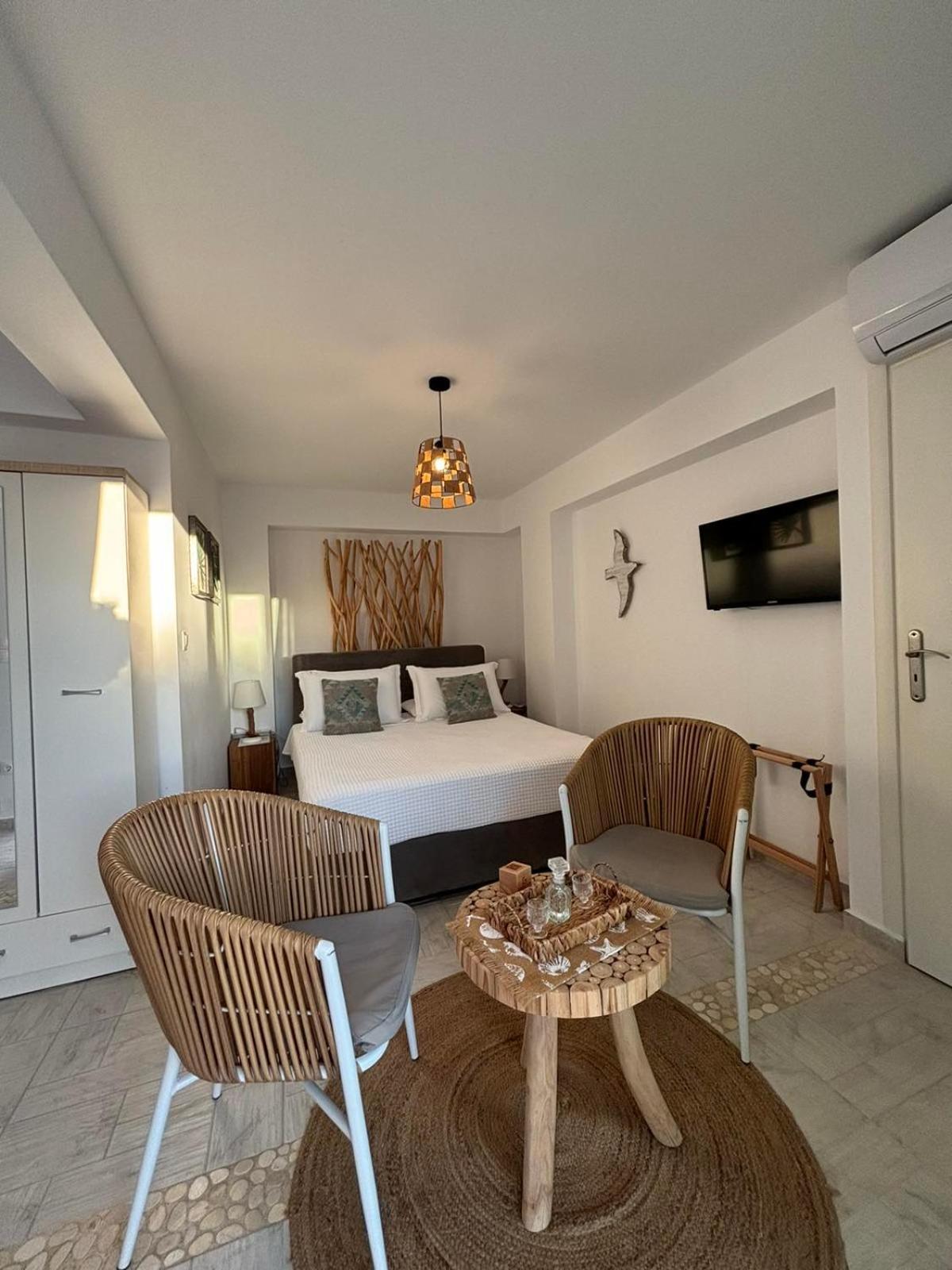 Kapetan Giannis Suite Adamantas  Exteriér fotografie